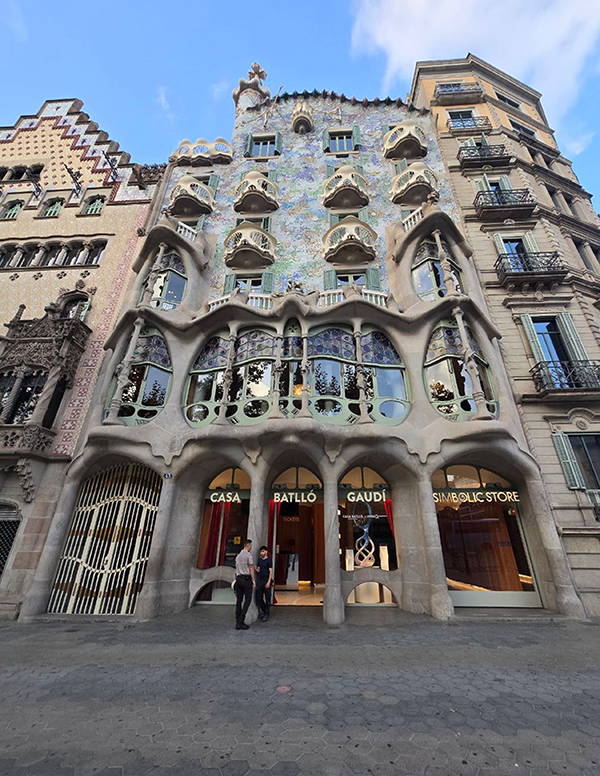 Casa Batllo by Antoni Gaudí in Barcelona