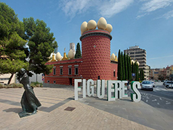 Dalí Theatre-Museum in Figueres - Surrealist Art Tour