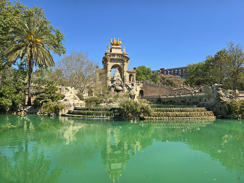Parc of Ciutadella with a fontain