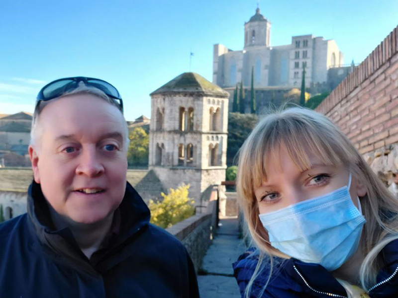 Girona with a wonderful guest on the city walls
